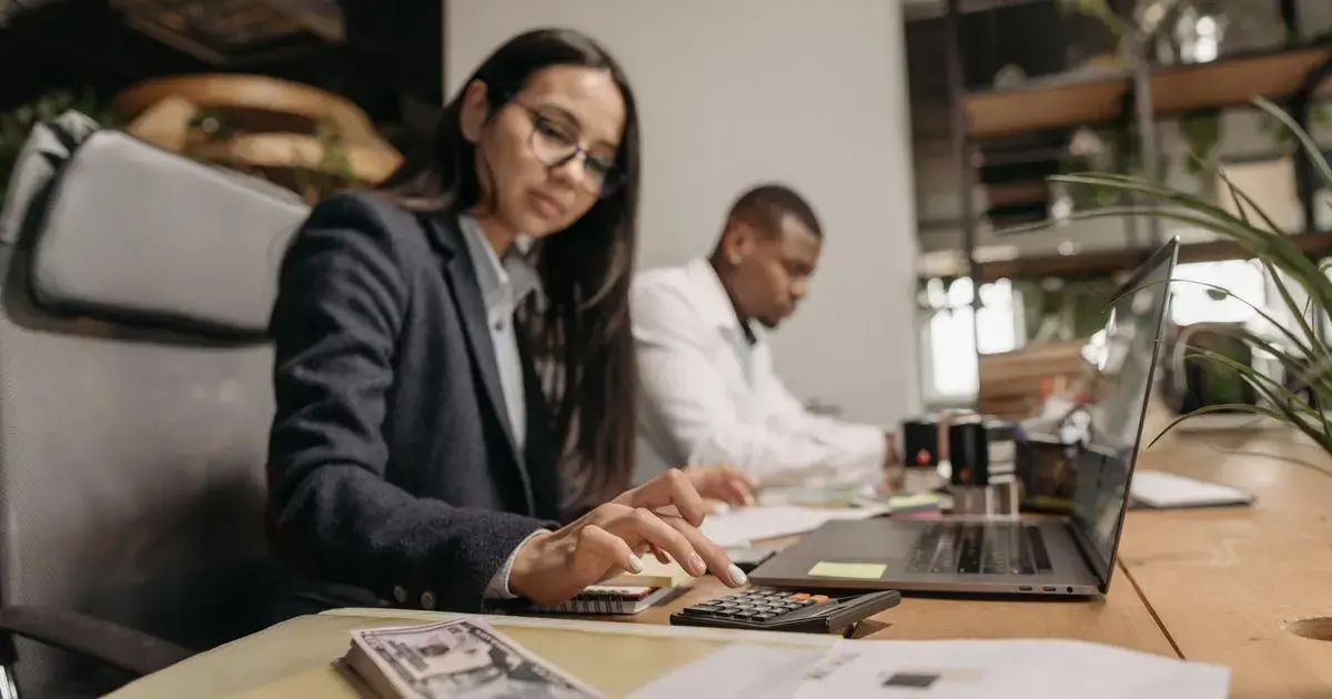 comprendre les carrières en finance et comptabilité : métiers et salaires clés