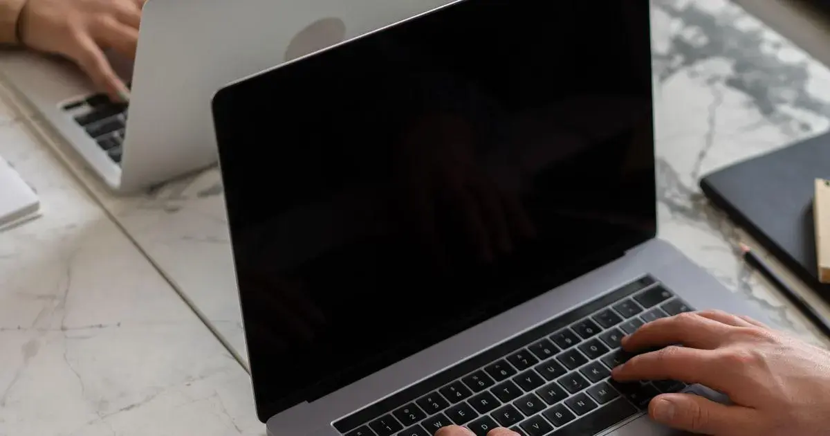Le guide ultime du travail en freelance: tarifs, clients, routine durable